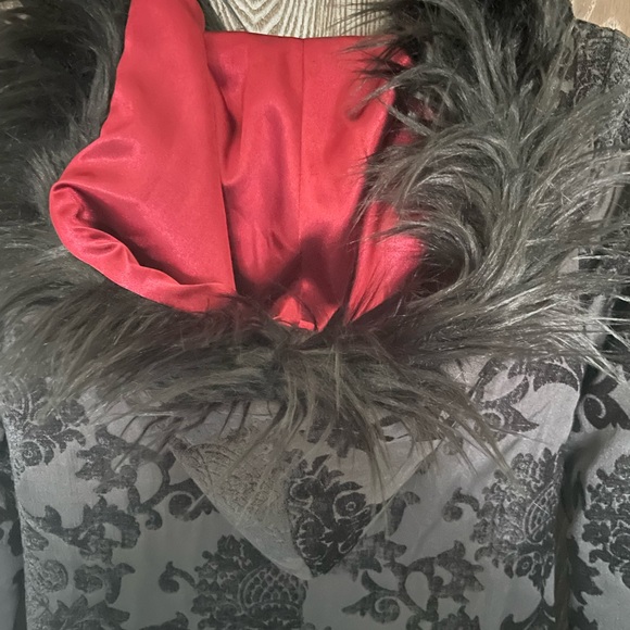 Widow brocade coat dolls kill - Picture 3 of 5